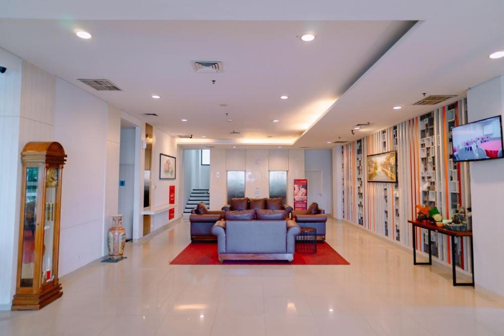 Sahid Bandara Soekarno Hatta Tangerang Luaran gambar