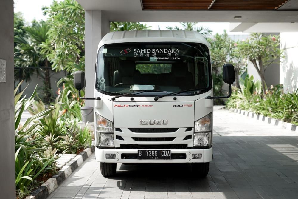 Sahid Bandara Soekarno Hatta Tangerang Luaran gambar